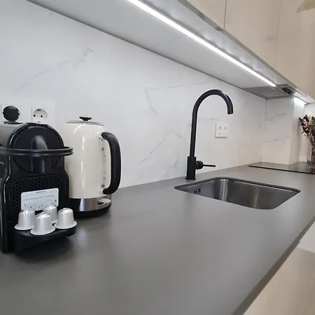 Navas Penthouse 301 By Florentia Homes דירה *
