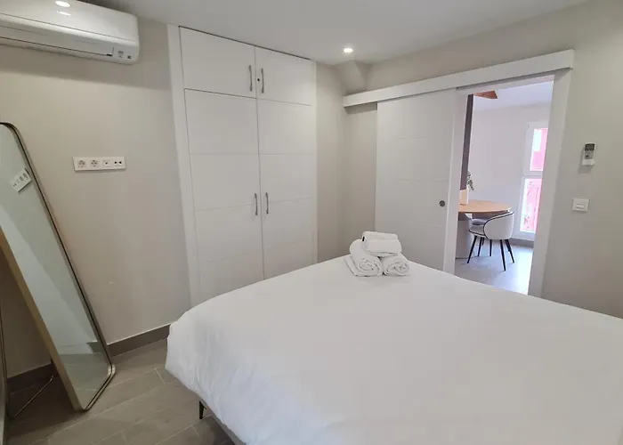 Navas Penthouse 301 By Florentia Homes