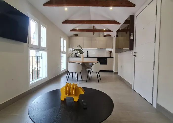Navas Penthouse 301 By Florentia Homes
