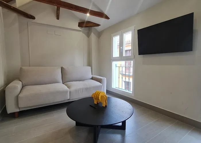 דירה Navas Penthouse 301 By Florentia Homes