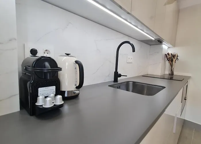 Navas Penthouse 301 By Florentia Homes דירה *
